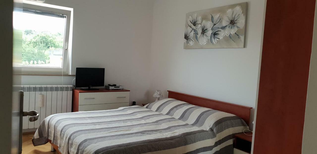 Apartman Ruza 2 Opric エクステリア 写真